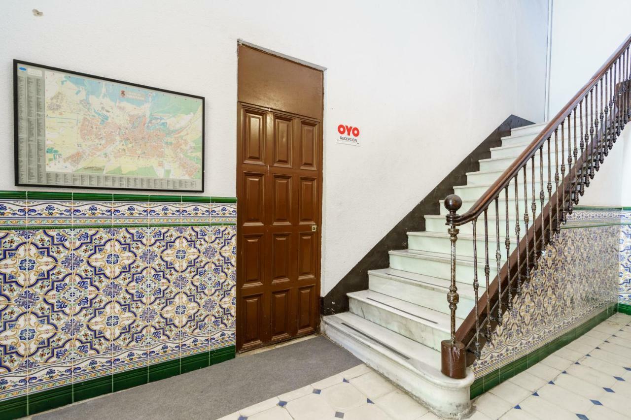 Oyo Fonda Sanchez Hotel Granada Exterior photo